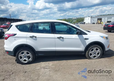 2017 Ford Escape S z USA, uszkodzony, nr VIN 1FMCU0F71HUE25636